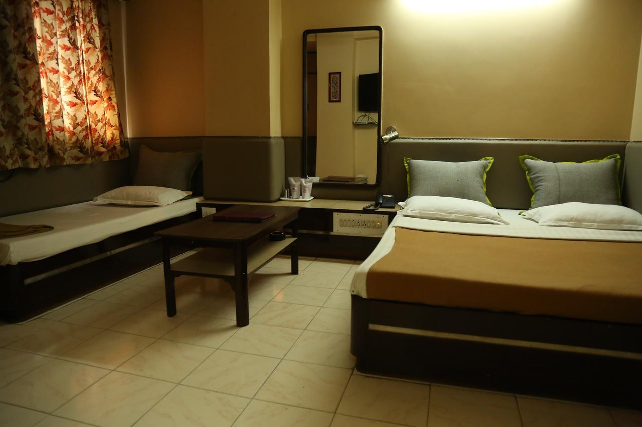 Hotel Siddhartha Palace Ahmedabad Luaran gambar